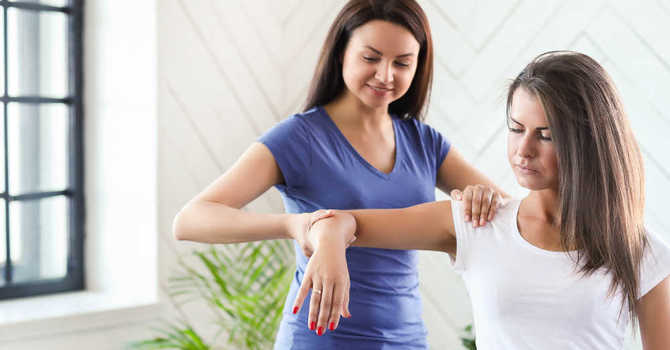 Chiropractic Care for Tennis Elbow: A Natural and Effective Treatment Option image